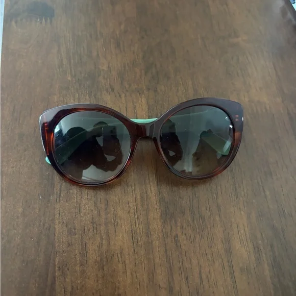 Vintage Marc by Marc Jacobs Tortoise Sunglasses with Mint Arms display picture 1